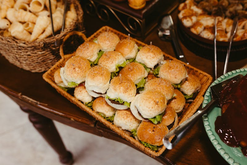 daves hot chicken spicy sliders game day pack